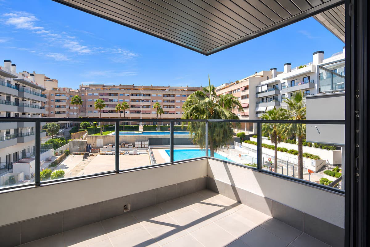 Middle Floor Apartment in Las Lagunas — photo 1 of 10