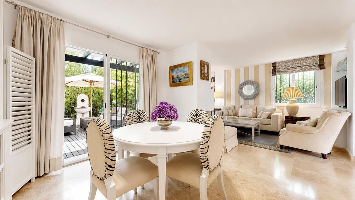 Townhouse in Nueva Andalucía — photo 3 of 10