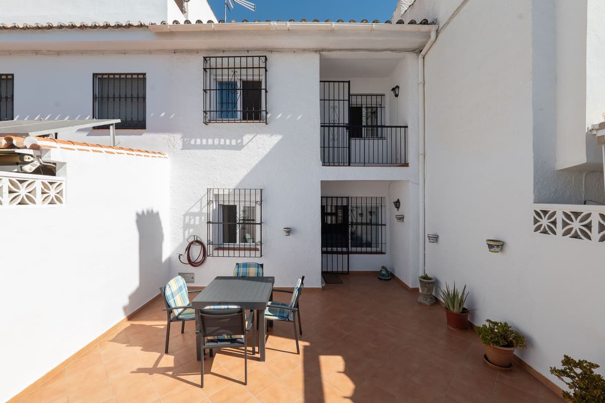 Townhouse in Nueva Andalucía — photo 1 of 10