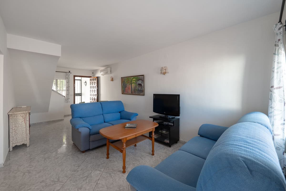 Townhouse in Nueva Andalucía — photo 2 of 10
