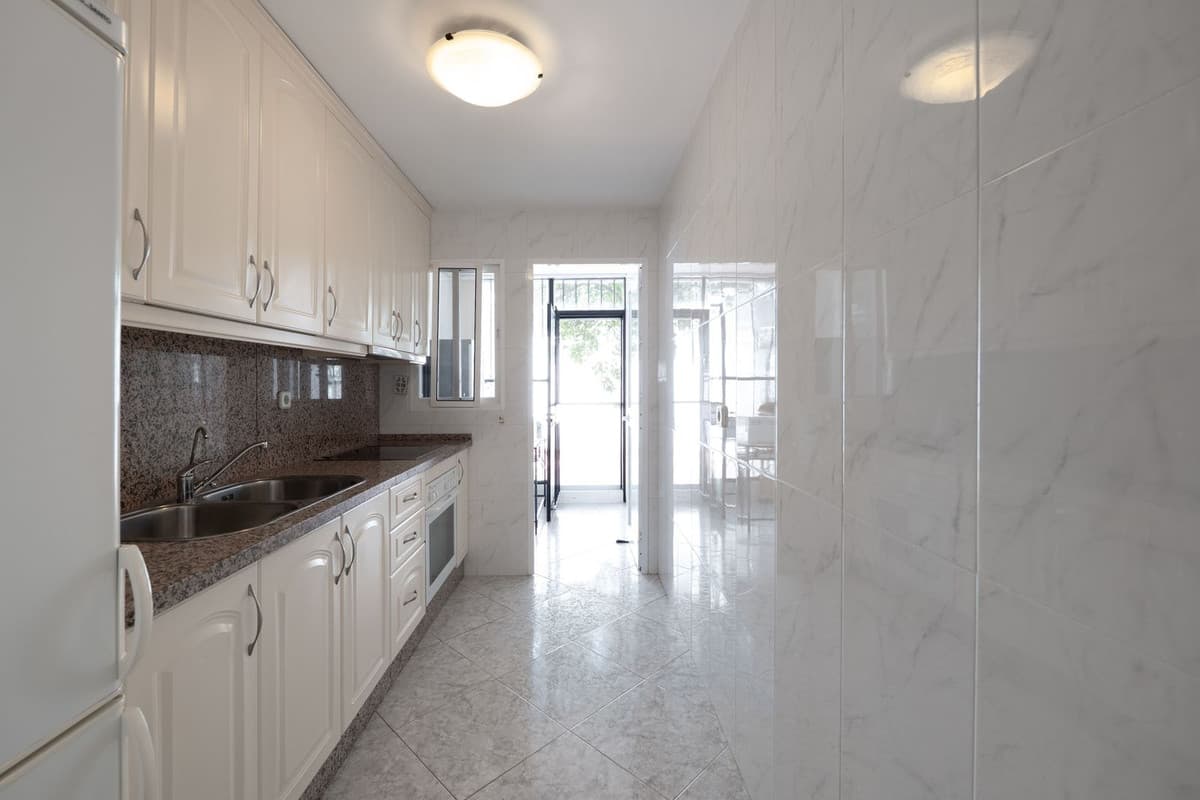 Townhouse in Nueva Andalucía — photo 5 of 10
