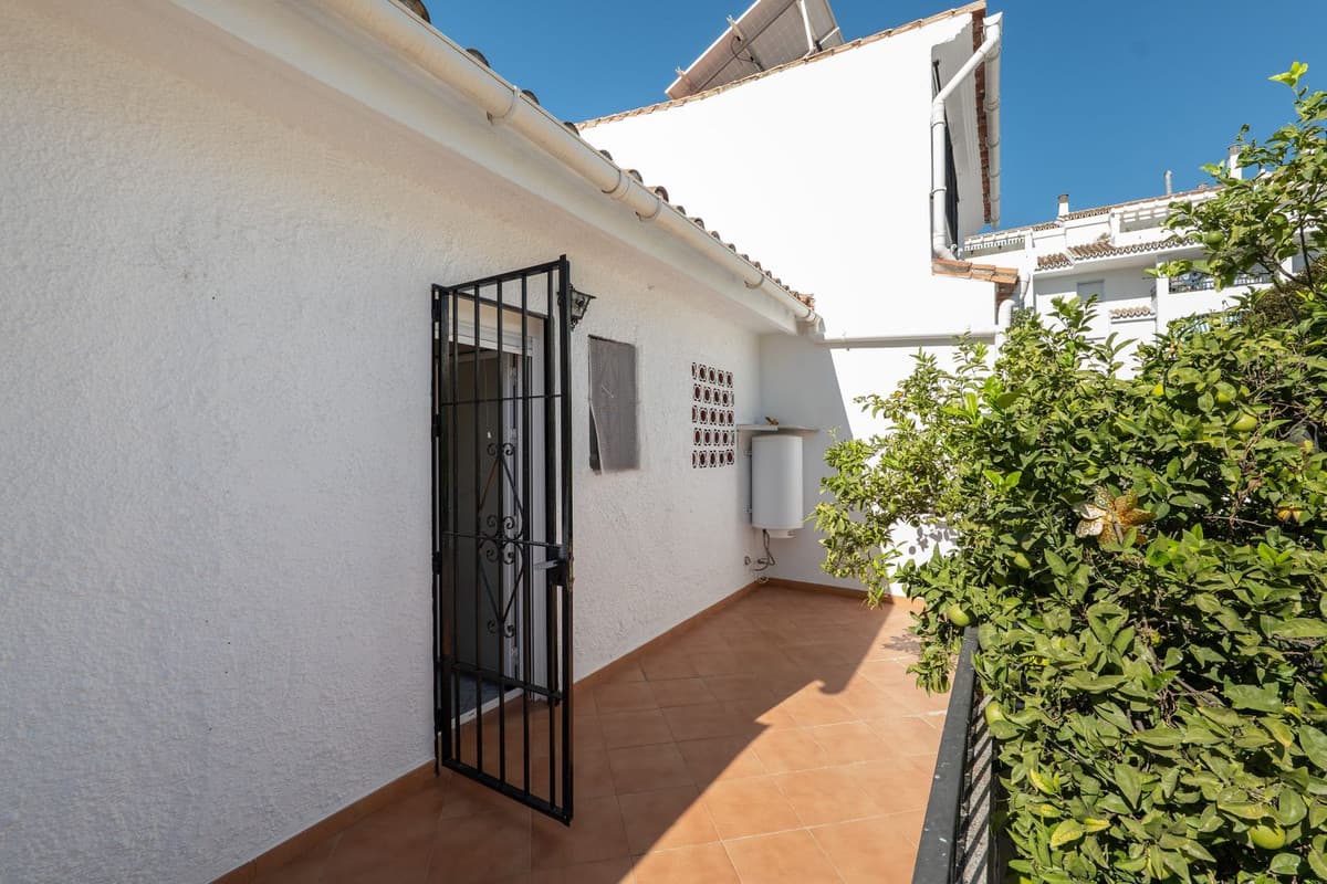 Townhouse in Nueva Andalucía — photo 7 of 10
