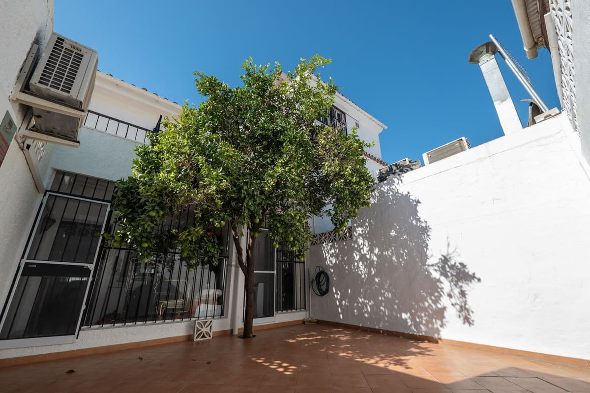 Townhouse in Nueva Andalucía — photo 8 of 10