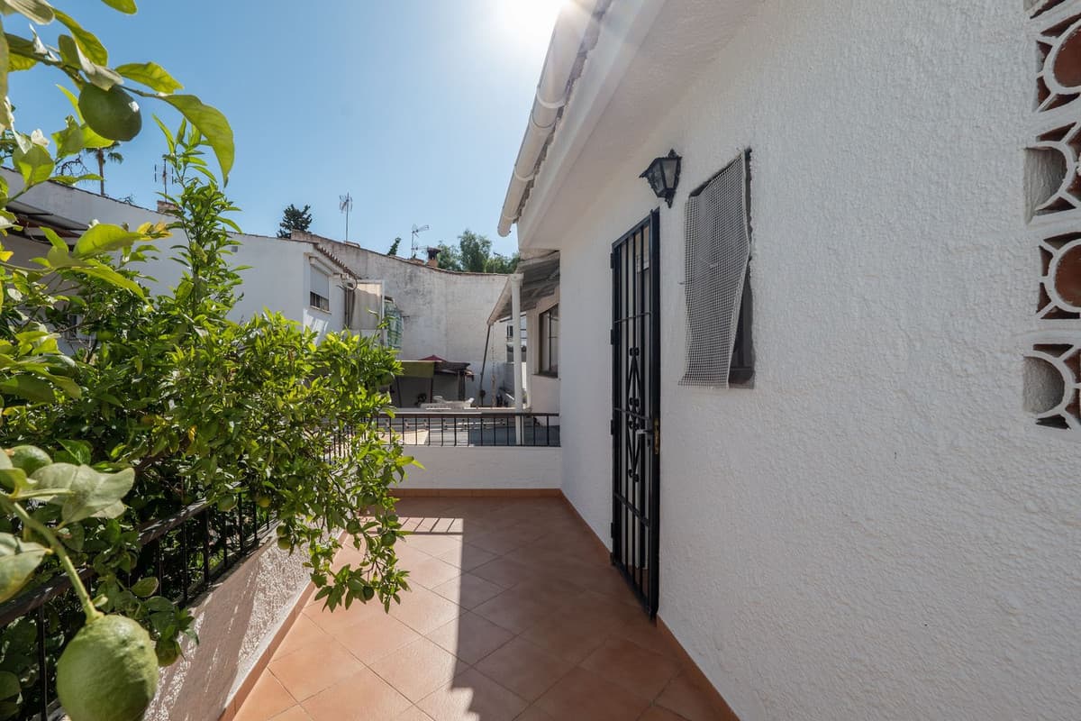 Townhouse in Nueva Andalucía — photo 9 of 10
