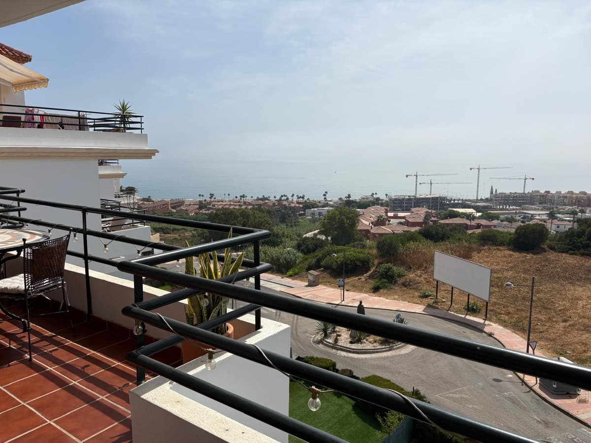 Middle Floor Apartment in Manilva — photo 8 of 10