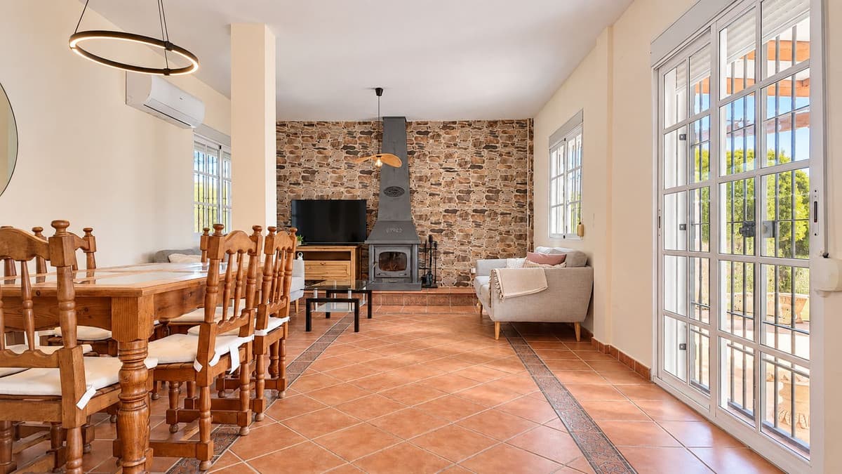 Detached Villa in Alhaurín de la Torre — photo 3 of 10