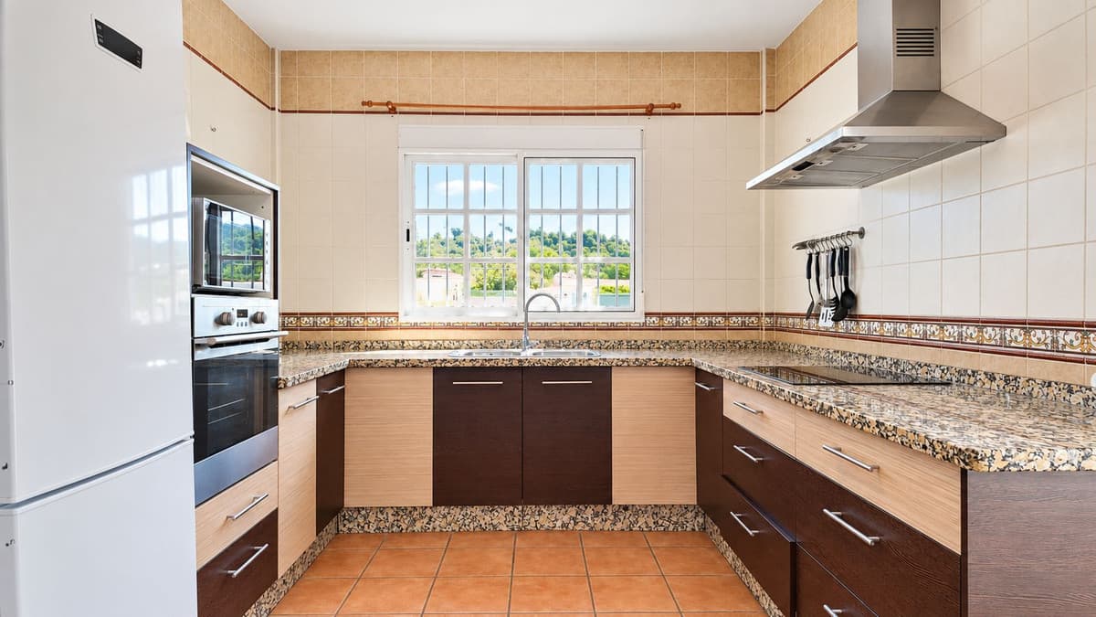 Detached Villa in Alhaurín de la Torre — photo 4 of 10