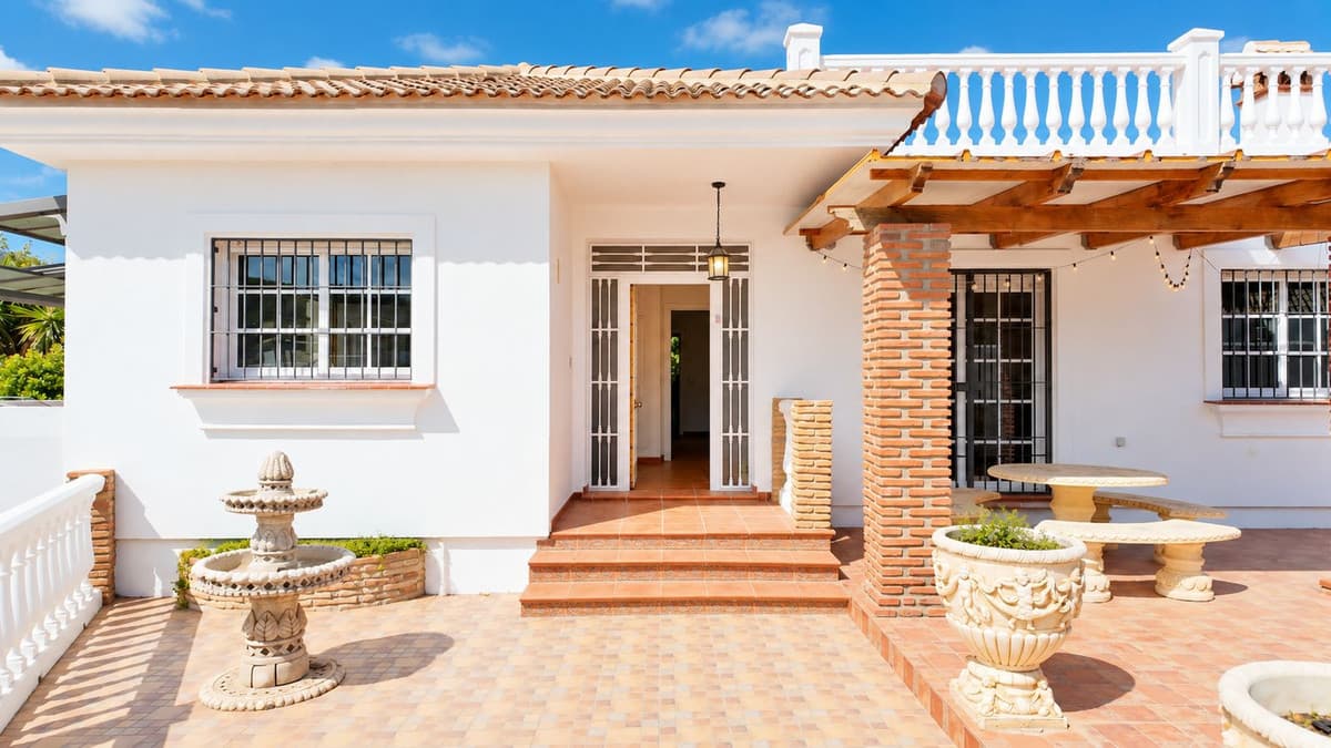 Detached Villa in Alhaurín de la Torre — photo 6 of 10