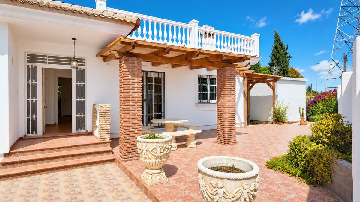 Detached Villa in Alhaurín de la Torre — photo 8 of 10