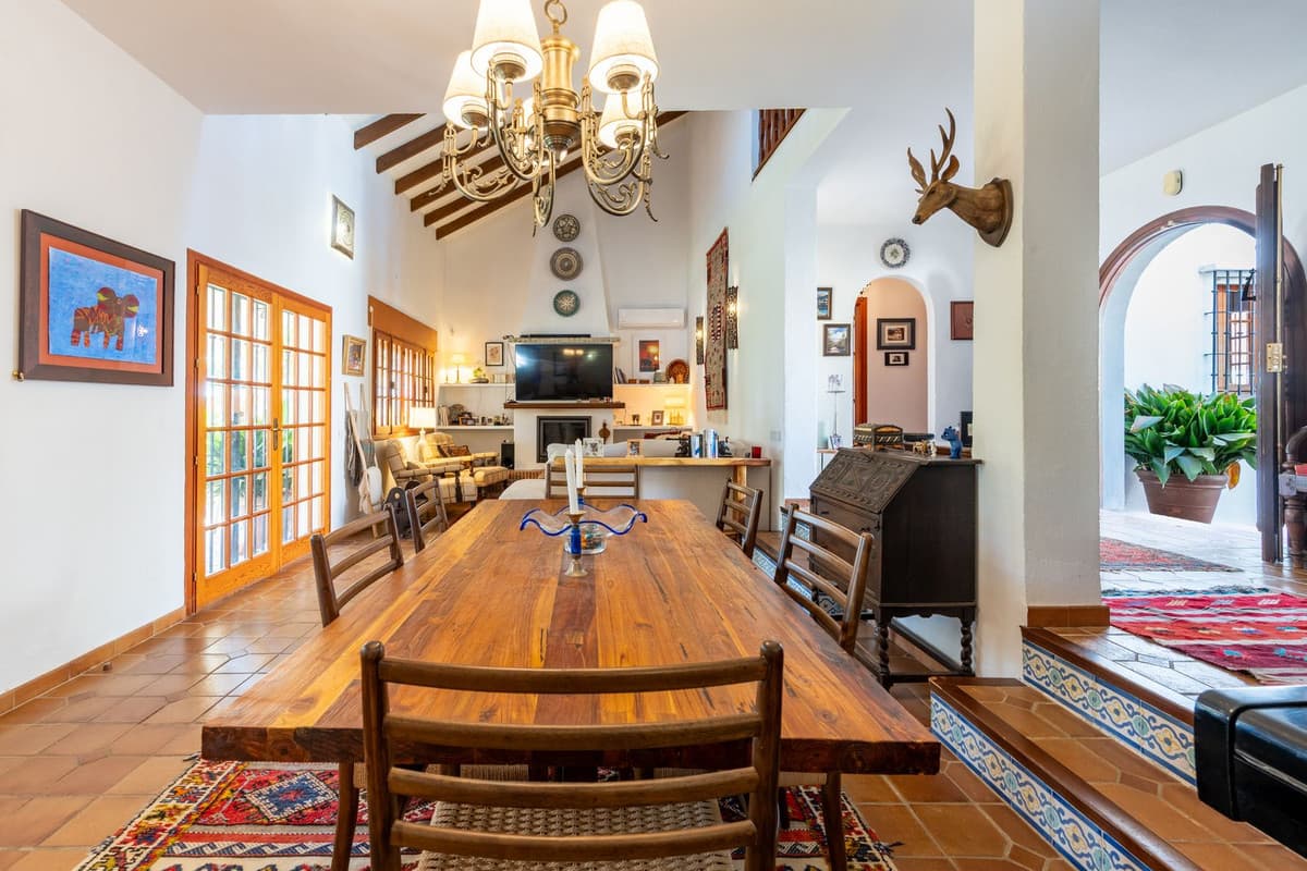 Detached Villa in El Coto — photo 1 of 10