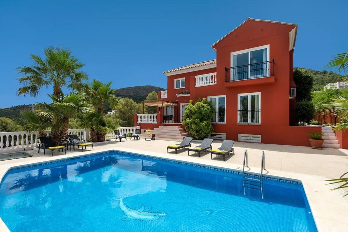 Detached Villa in Alhaurín de la Torre — photo 2 of 10