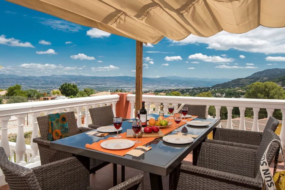 Detached Villa in Alhaurín de la Torre — photo 4 of 10