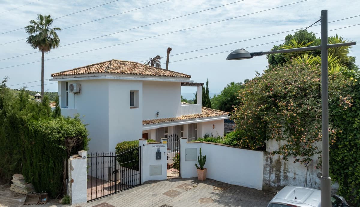 Detached Villa in Estepona — photo 2 of 10