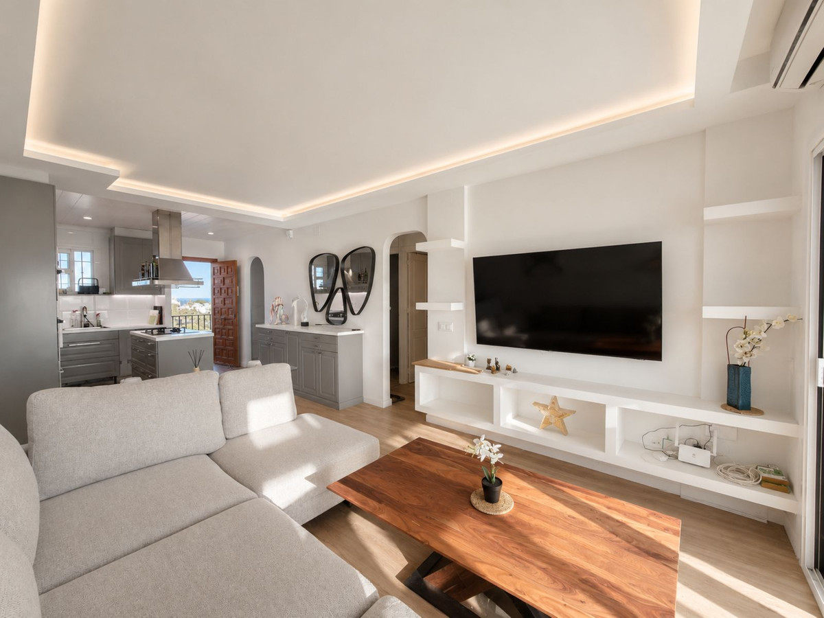 Penthouse in Mijas Costa — photo 1 of 10