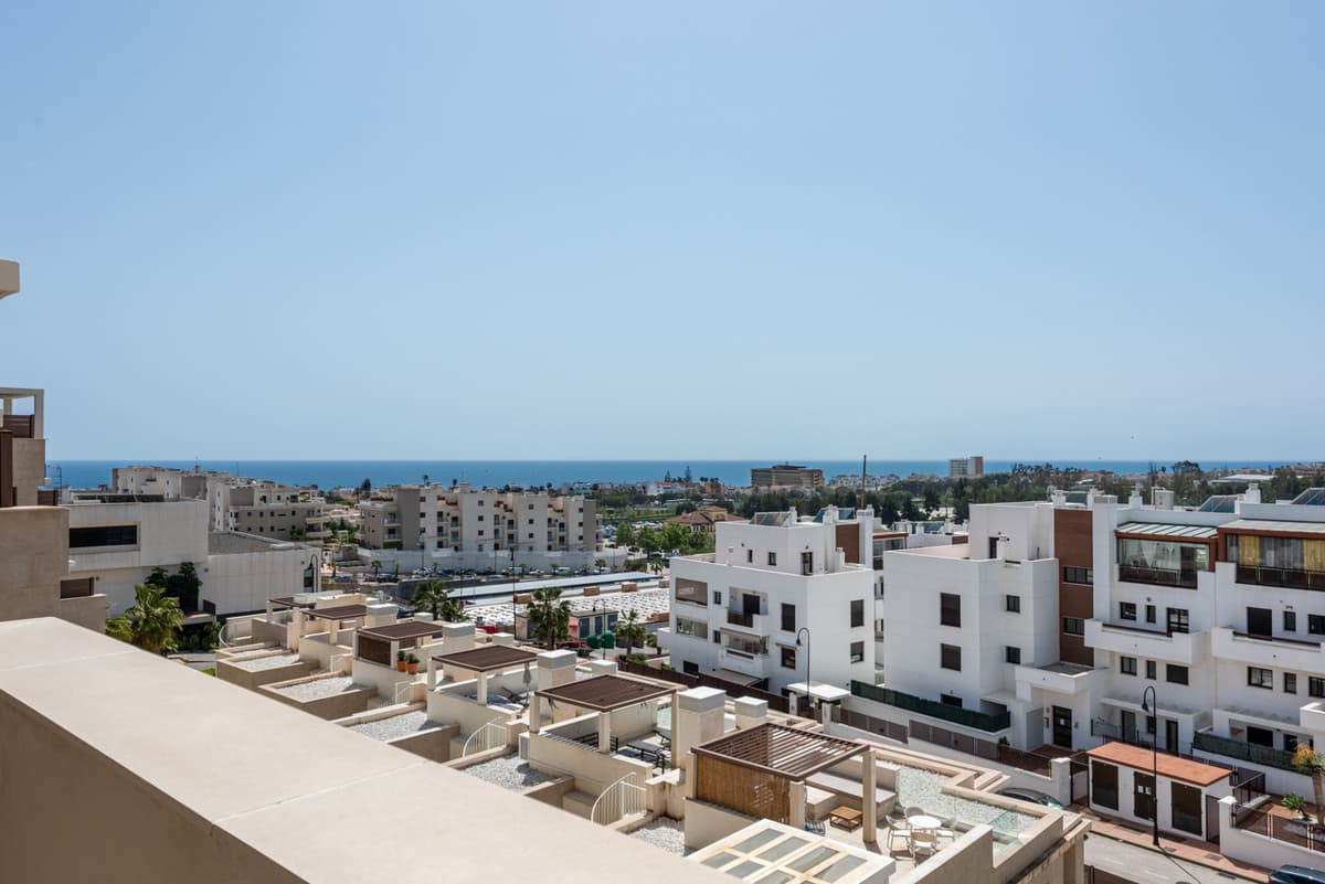 Middle Floor Apartment in La Cala de Mijas — photo 9 of 10