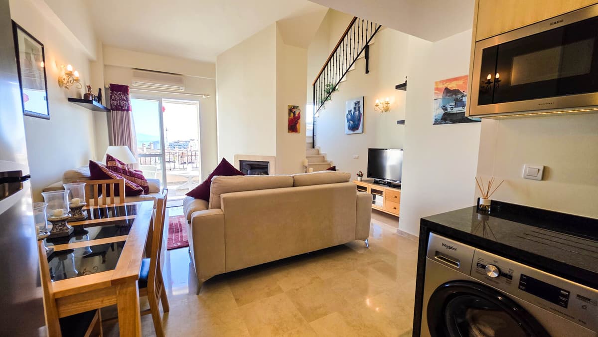 Penthouse Duplex in La Duquesa — photo 5 of 10