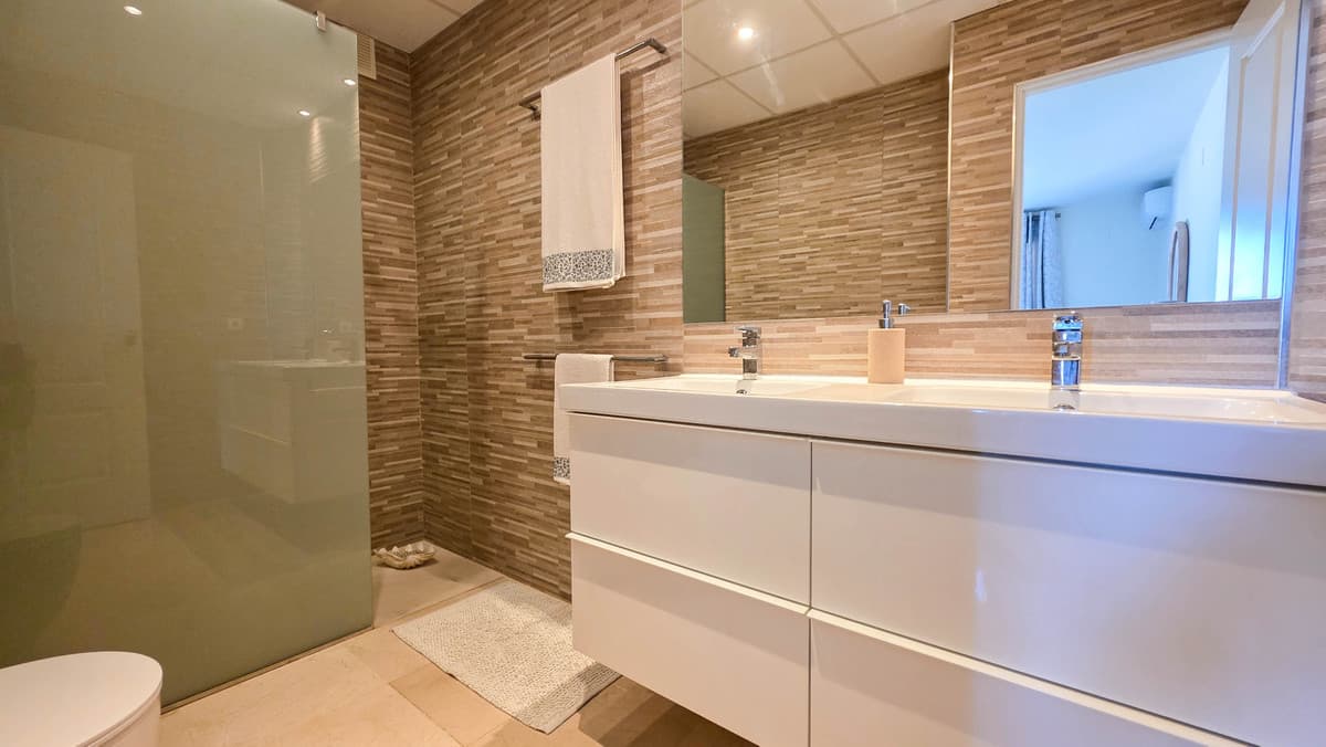 Penthouse Duplex in La Duquesa — photo 6 of 10