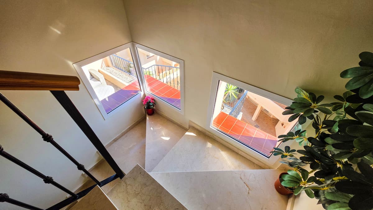Penthouse Duplex in La Duquesa — photo 9 of 10