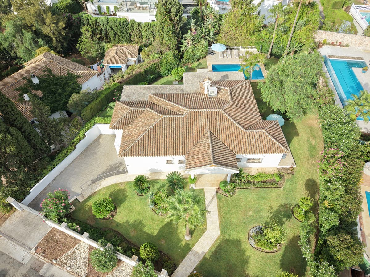 Detached Villa in El Chaparral — photo 2 of 10
