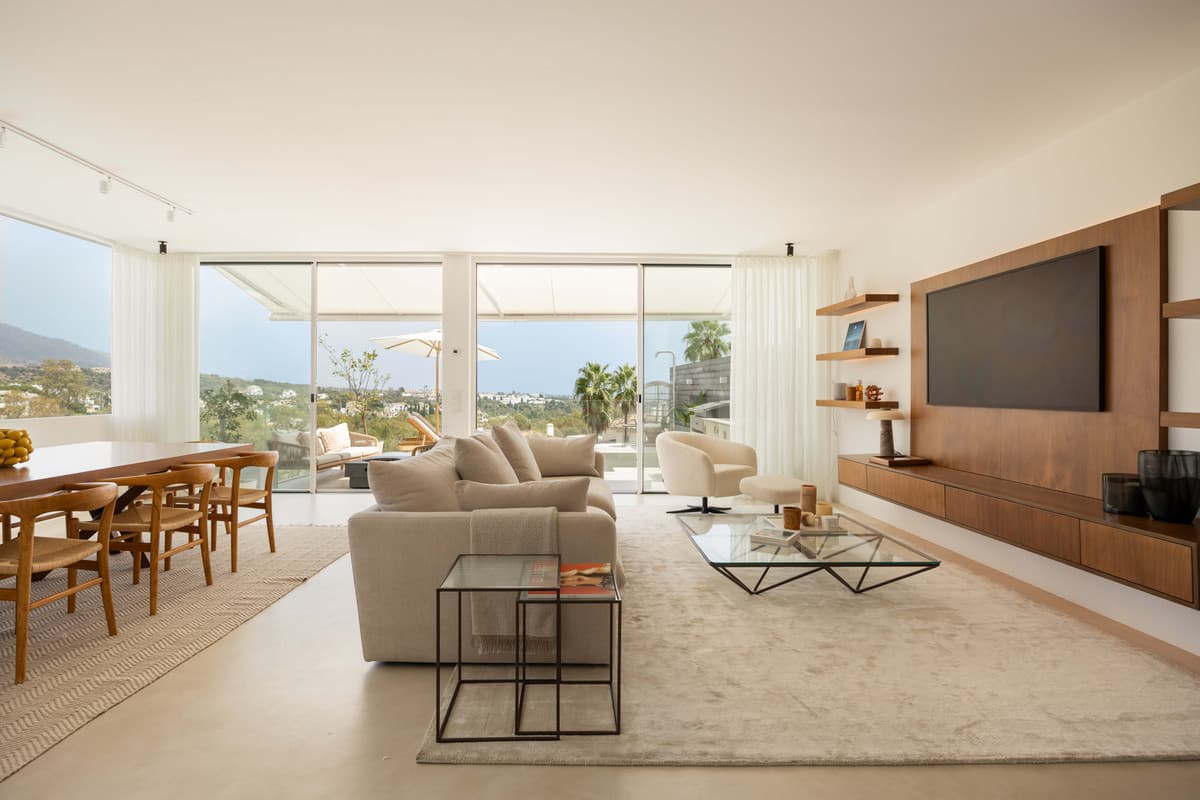 Middle Floor Apartment in Nueva Andalucía — photo 5 of 10