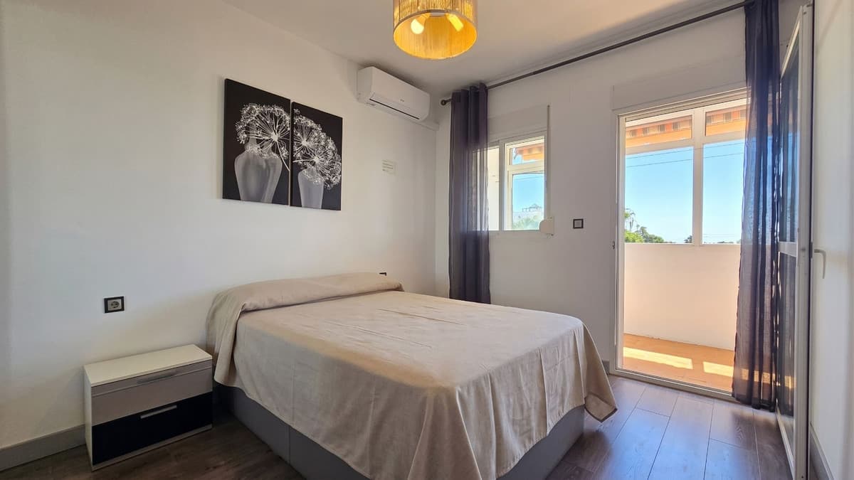 Duplex in La Carihuela — photo 9 of 10