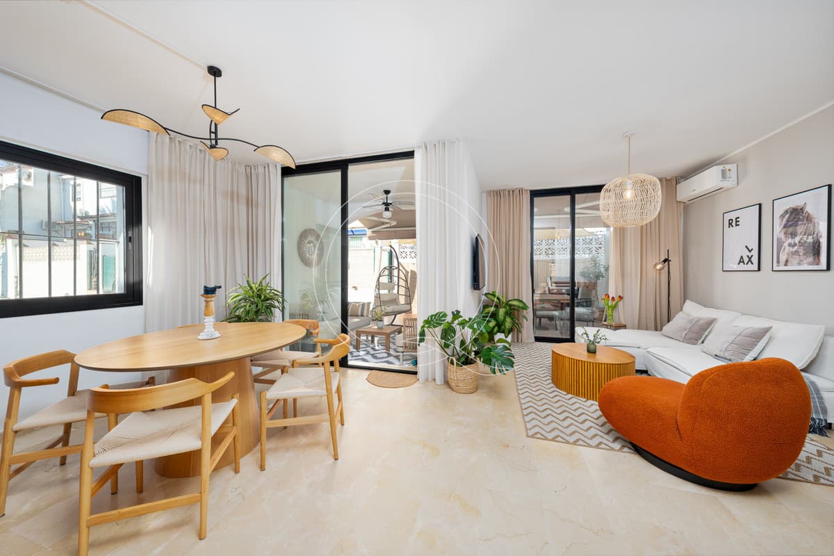 Semi-Detached House in Estepona — photo 1 of 10