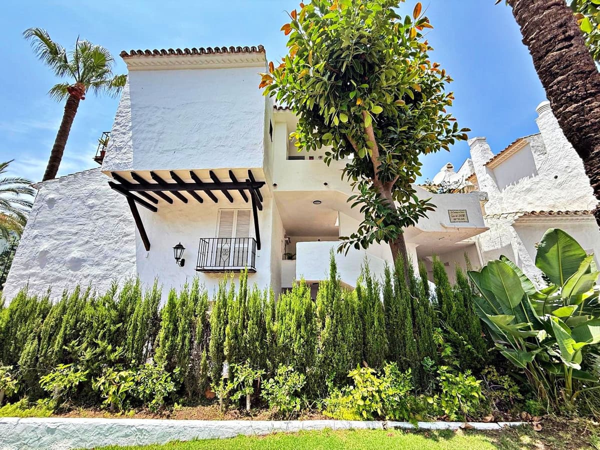 Top Floor Apartment in Puerto Banús — photo 1 of 10