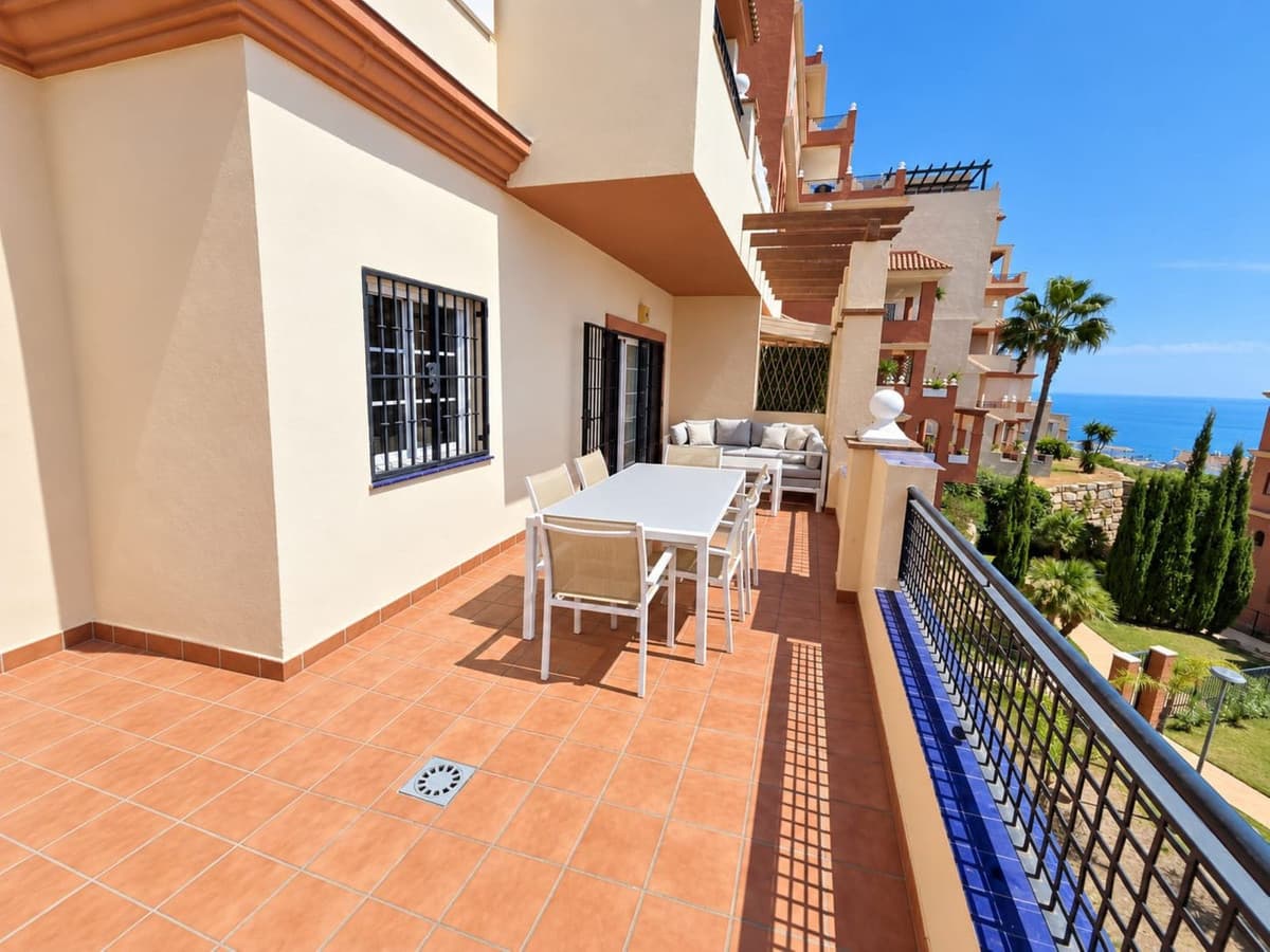 Ground Floor Apartment in La Duquesa — photo 2 of 10
