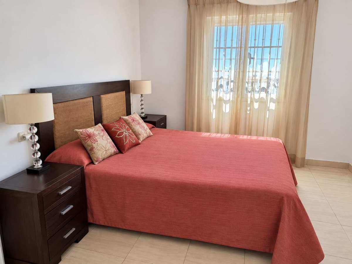 Ground Floor Apartment in La Duquesa — photo 4 of 10