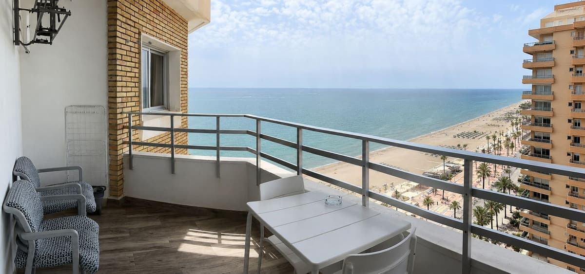 Middle Floor Apartment in Fuengirola — photo 1 of 7