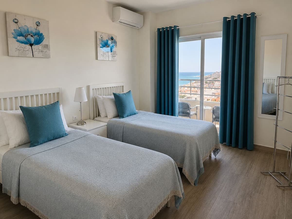Middle Floor Apartment in Fuengirola — photo 2 of 7
