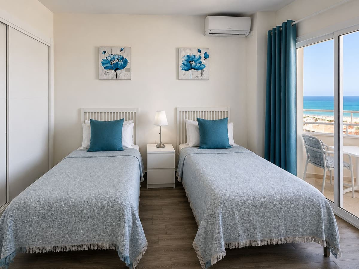Middle Floor Apartment in Fuengirola — photo 3 of 7
