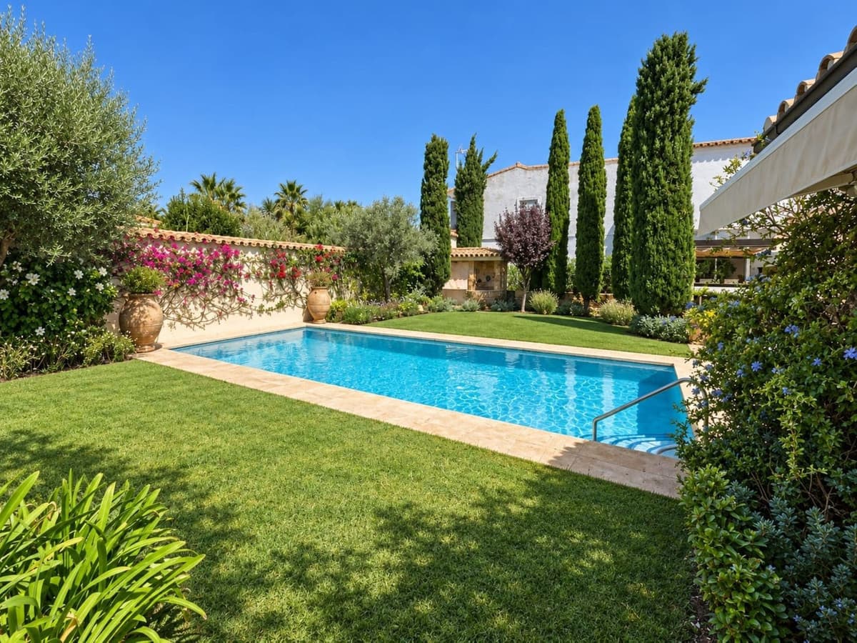 Semi-Detached House in La Duquesa — photo 2 of 10