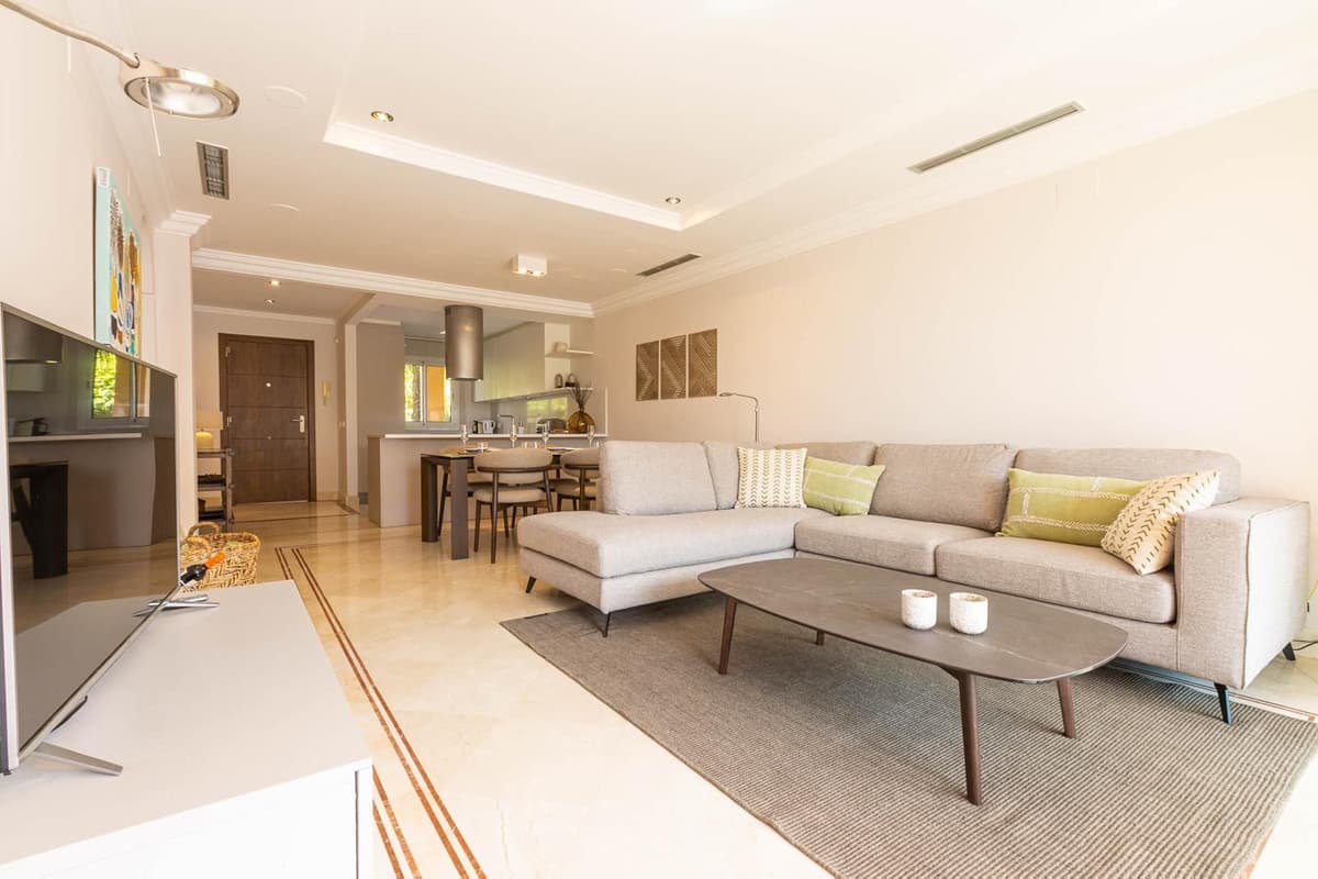 Middle Floor Apartment in Nueva Andalucía — photo 3 of 10