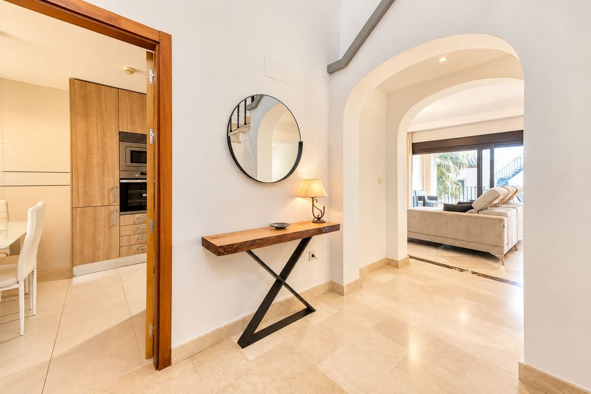 Townhouse in Estepona — photo 3 of 10