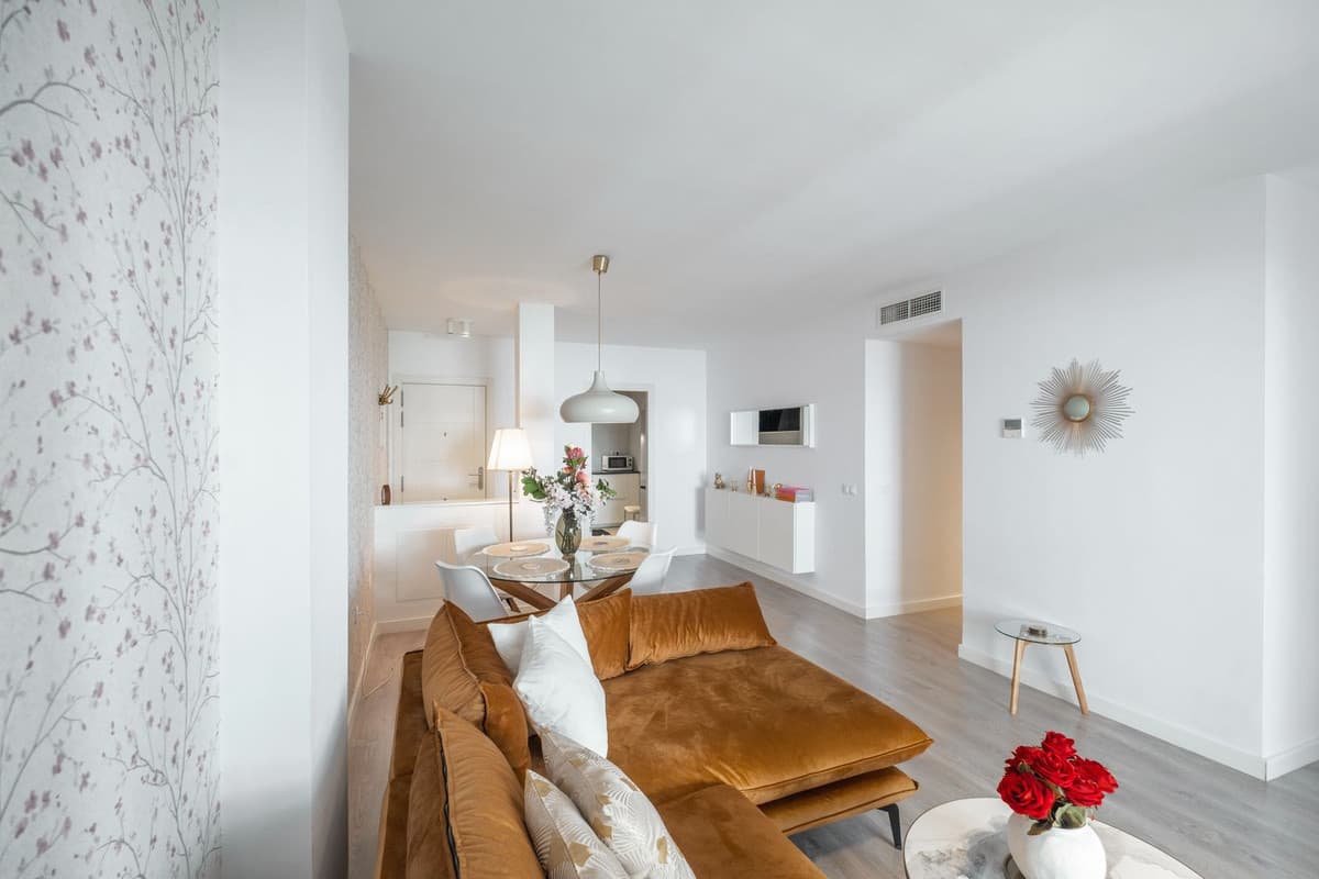 Middle Floor Apartment in La Campana — photo 4 of 10