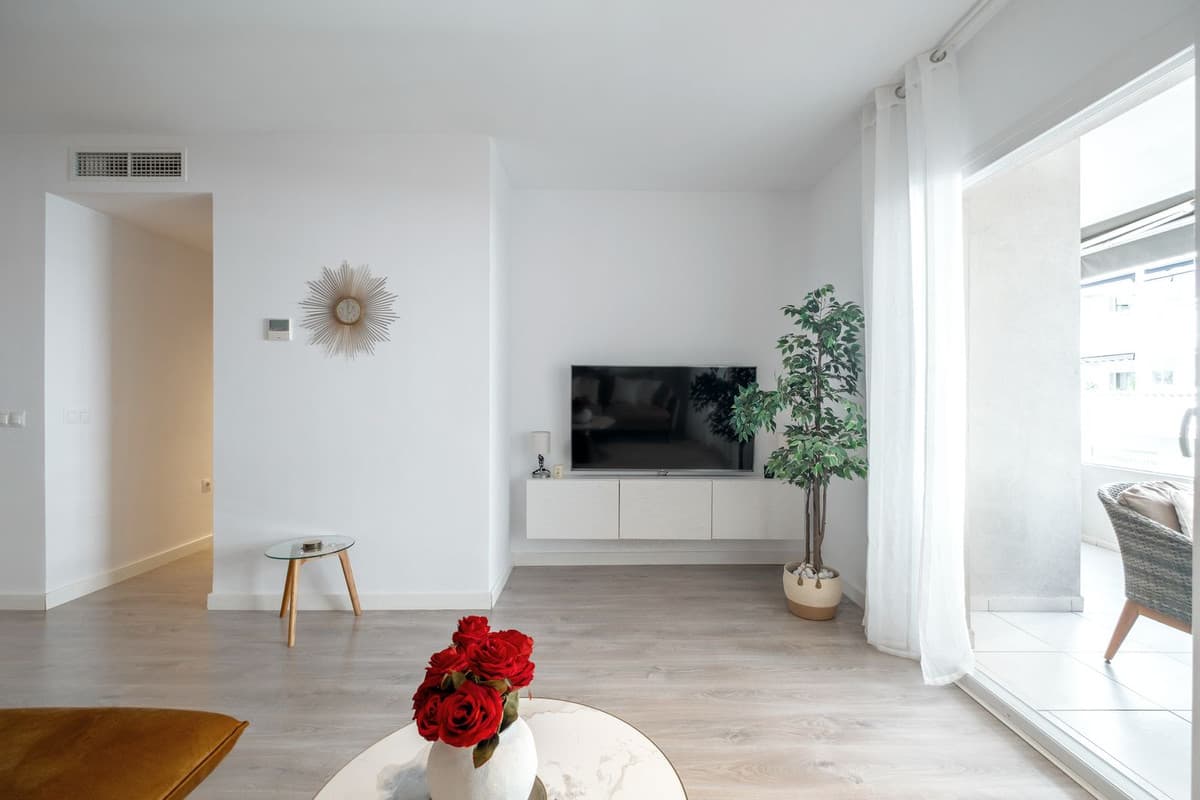Middle Floor Apartment in La Campana — photo 8 of 10