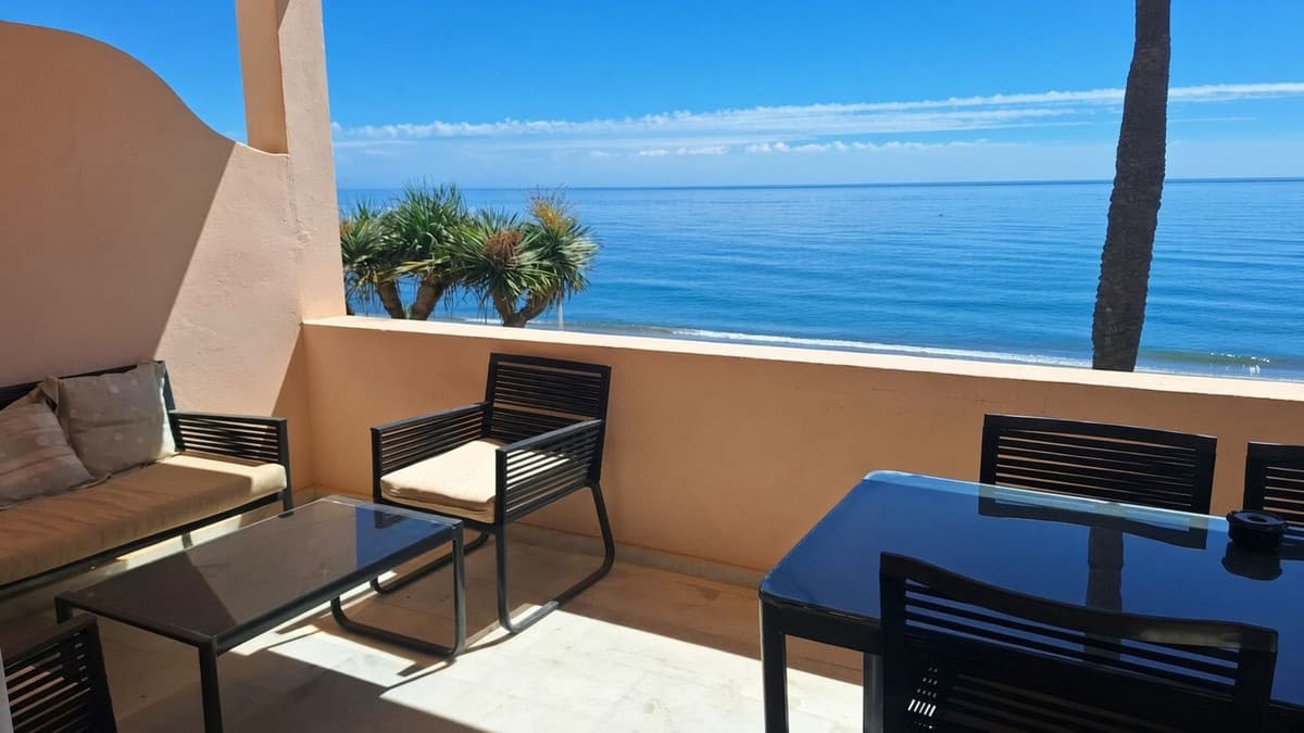 Middle Floor Apartment in Estepona — photo 5 of 10