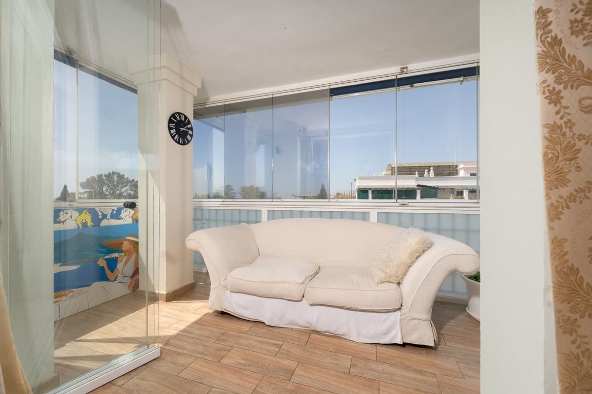 Middle Floor Apartment in Nueva Andalucía — photo 6 of 10