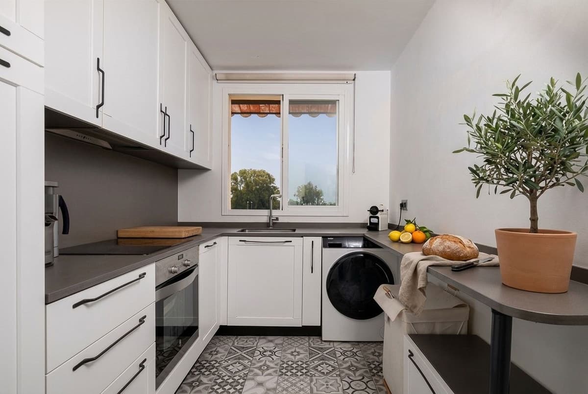 Middle Floor Apartment in Nueva Andalucía — photo 9 of 10