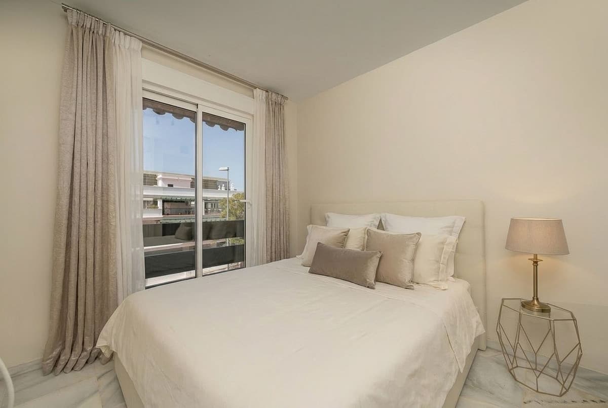 Middle Floor Apartment in Nueva Andalucía — photo 10 of 10