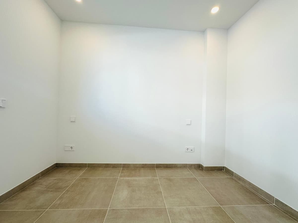 Middle Floor Apartment in La Alcaidesa — photo 8 of 10