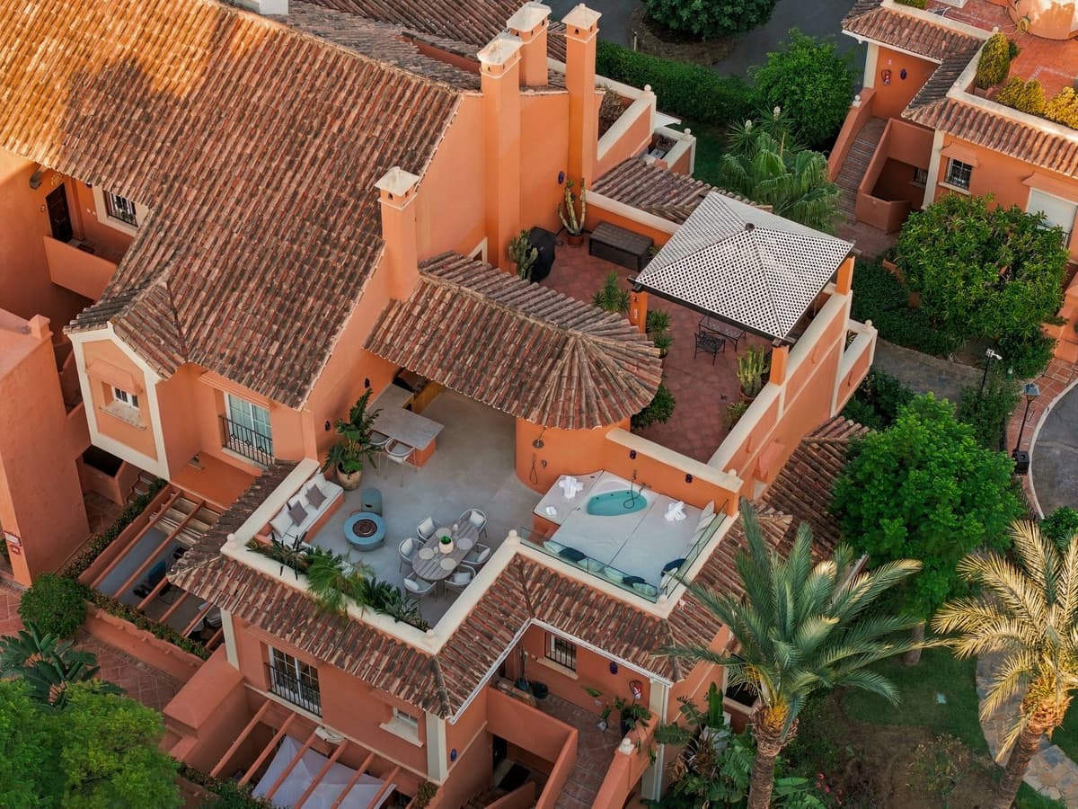 Penthouse Duplex in Nueva Andalucía — photo 1 of 10