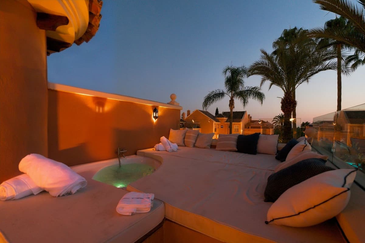 Penthouse Duplex in Nueva Andalucía — photo 3 of 10