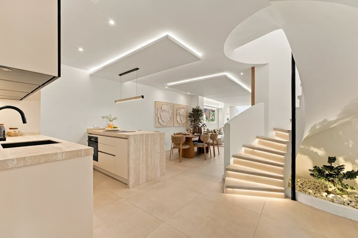 Penthouse Duplex in Nueva Andalucía — photo 4 of 10