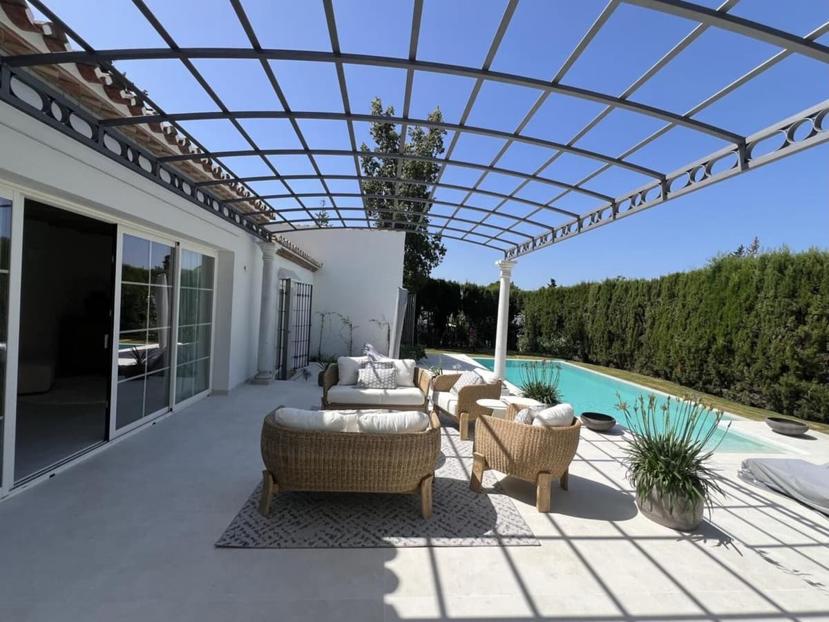 Detached Villa in Guadalmina Alta — photo 1 of 10