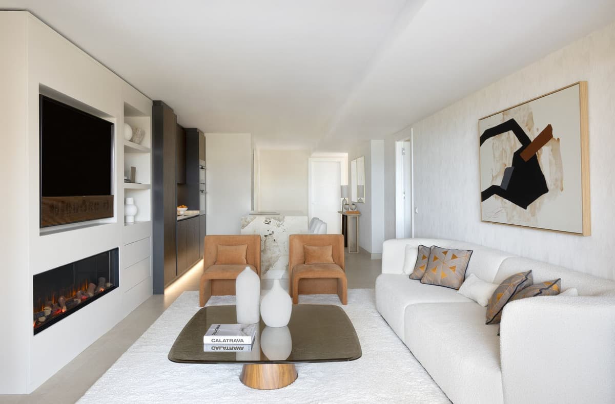 Middle Floor Apartment in New Golden Mile — photo 5 of 10