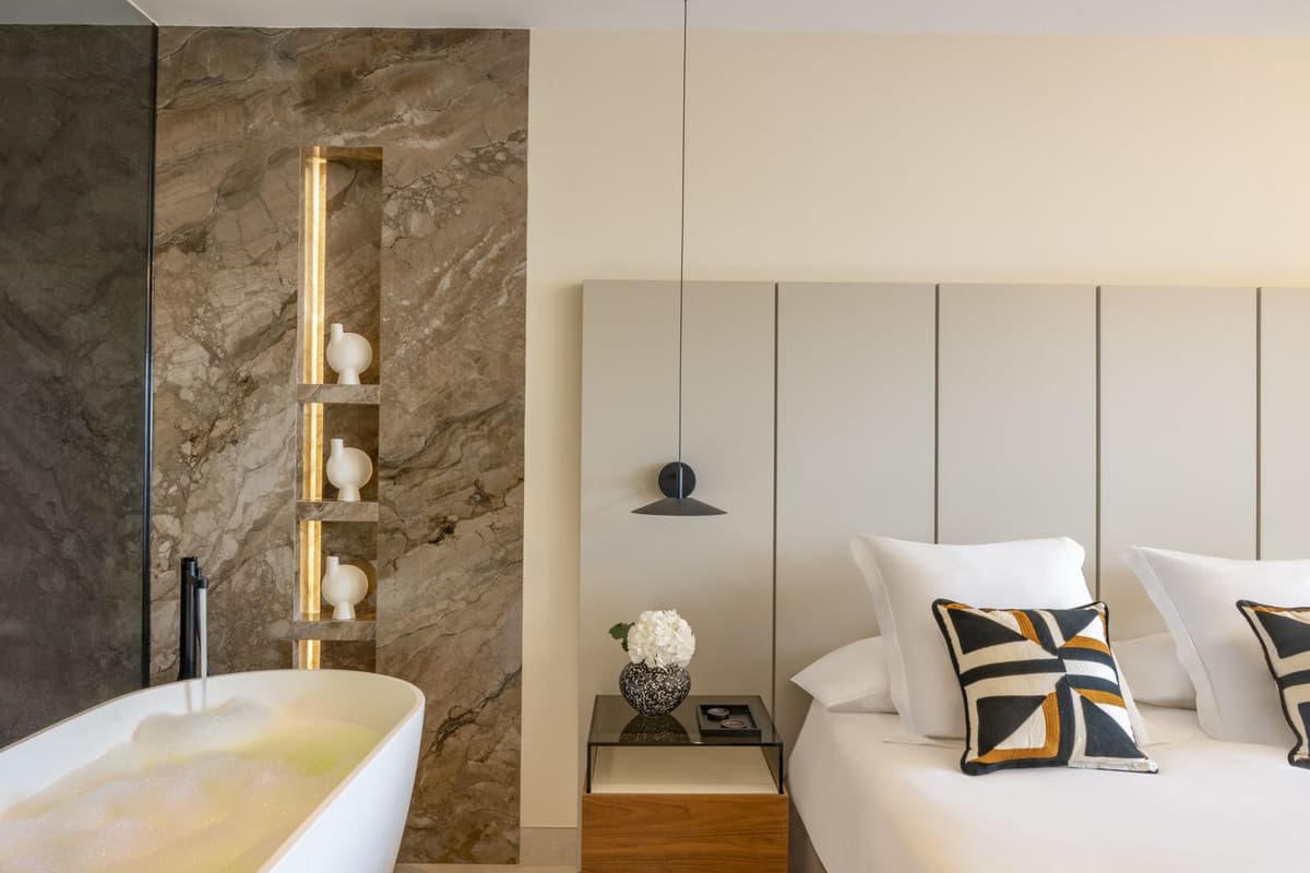 Middle Floor Apartment in New Golden Mile — photo 10 of 10