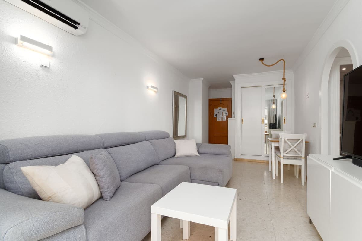 Middle Floor Apartment in Fuengirola — photo 7 of 10