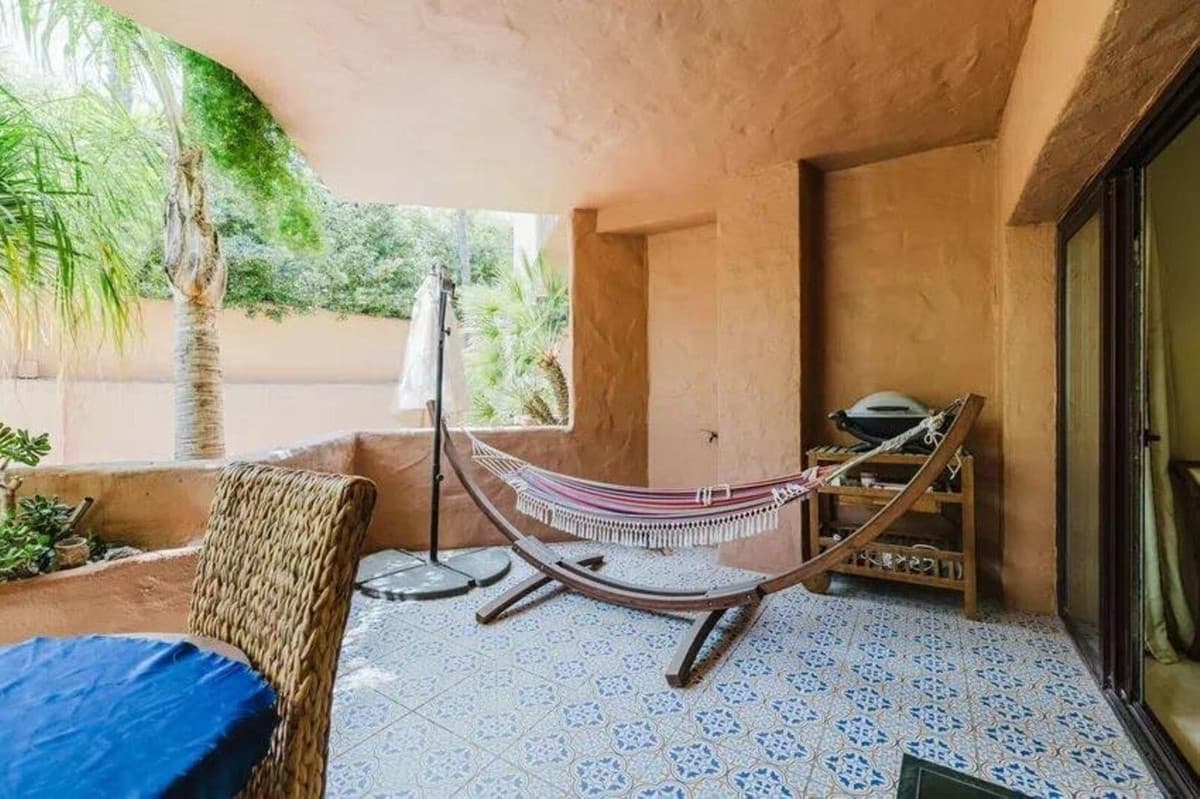 Middle Floor Apartment in Estepona — photo 8 of 10